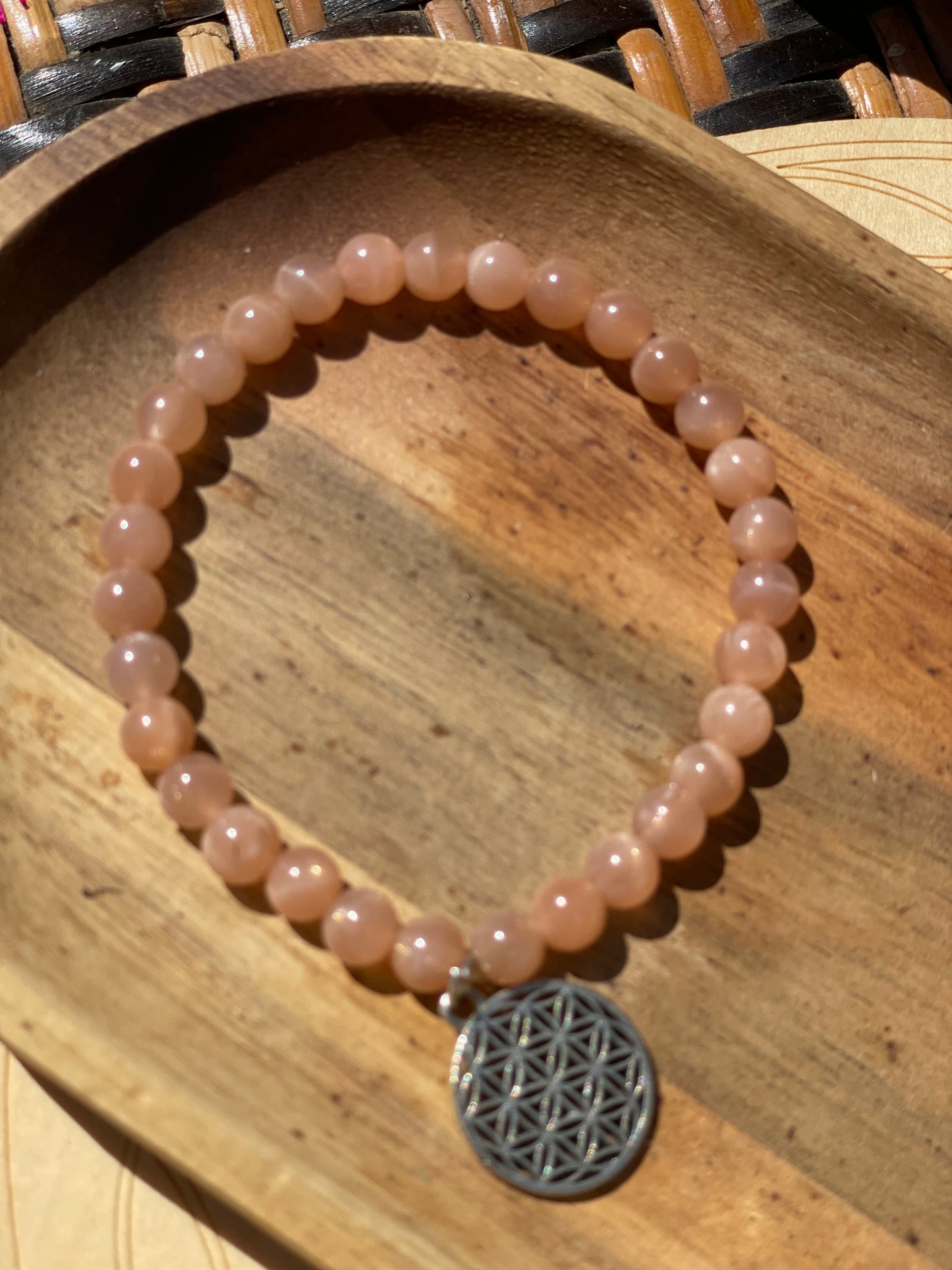 Bracelet pierre de soleil : "Éclat et rayonnement solaire"