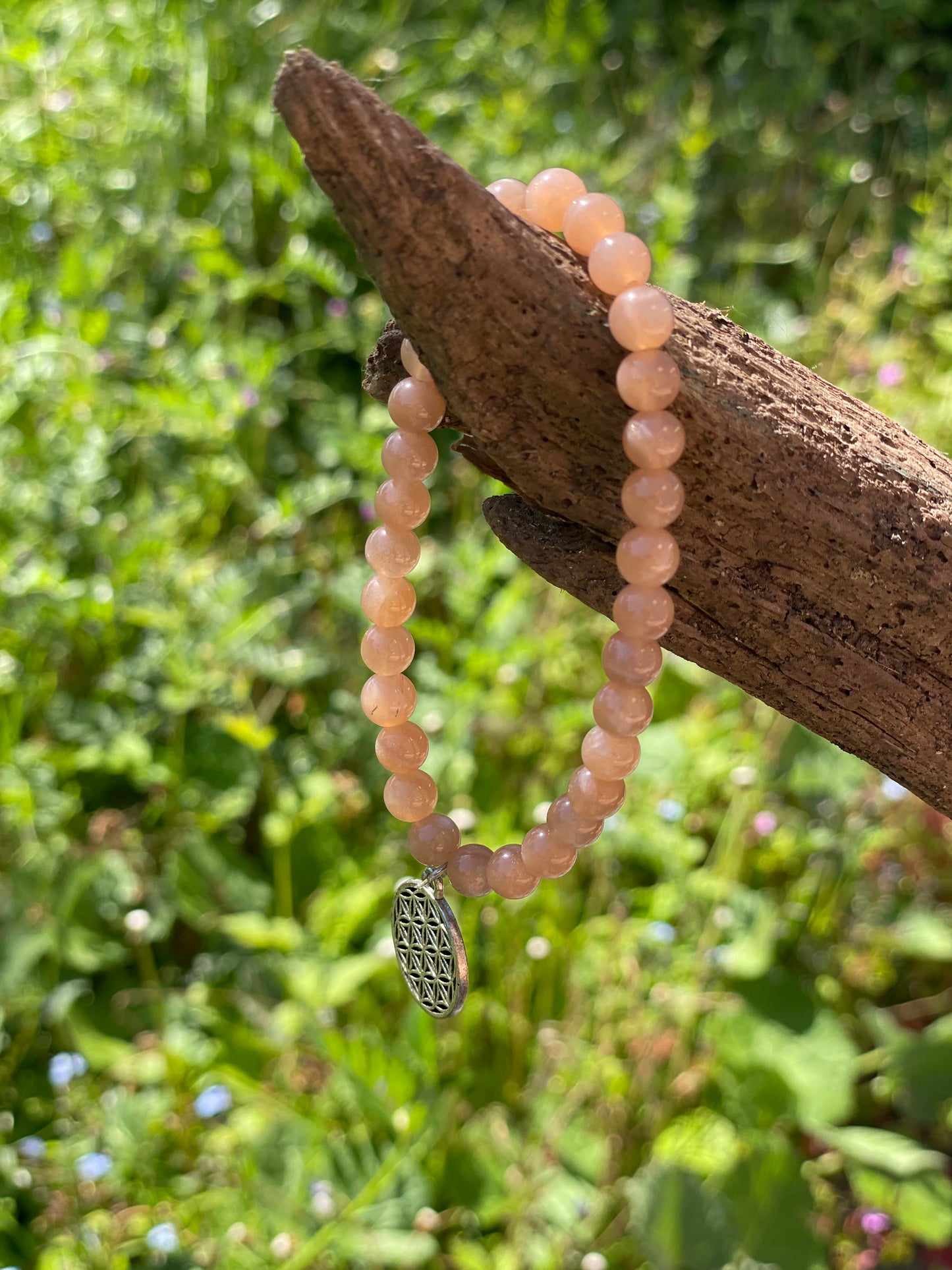Bracelet pierre de soleil : "Éclat et rayonnement solaire"