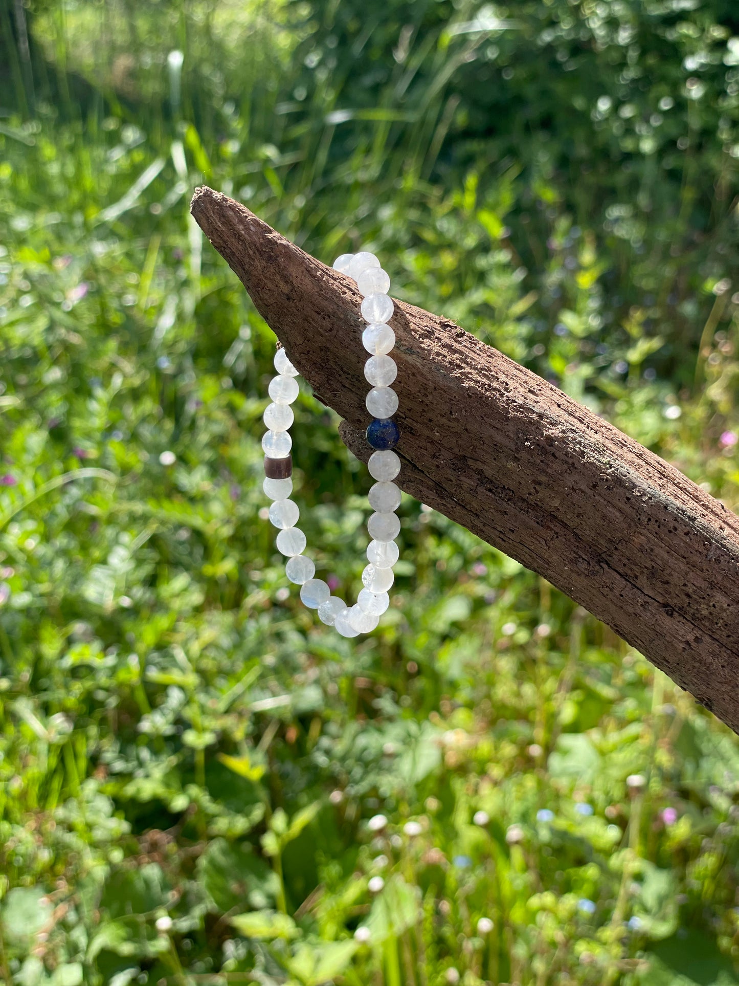 Bracelet en Pierre de lune bleutée : "Lueur céleste"