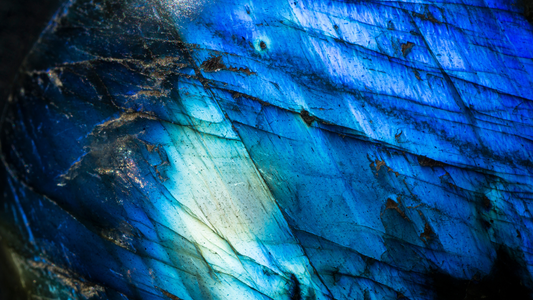 Quelles sont les  pierres alliées des introvertis ?