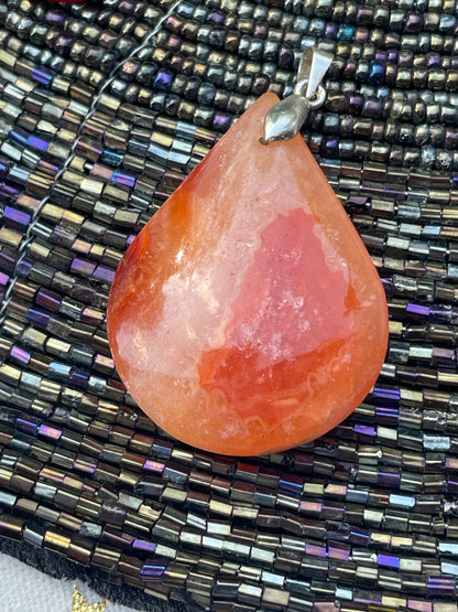 Pendentif en cornaline : "Flamme sacrée"